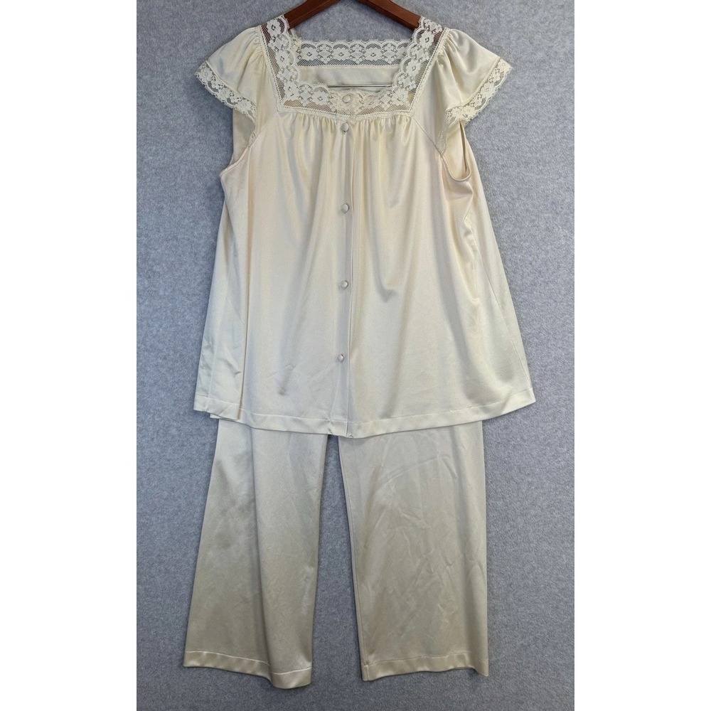 VTG JCPenney Nylon Pajama Set Yellow‎ Lace Trim Size M Made in USA Button Top